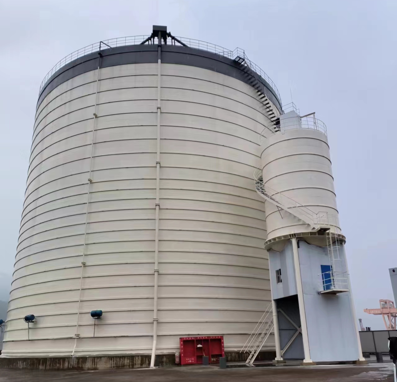 莱山10万吨水泥钢板库